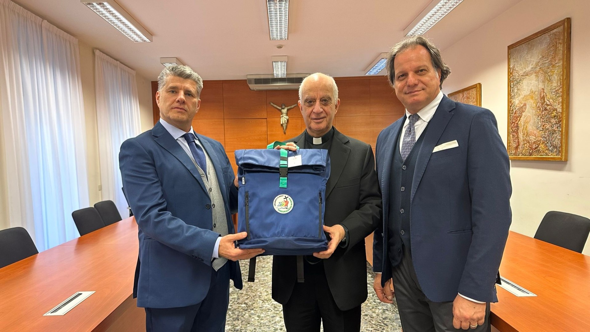 In foto a partire da sinistra: Stefano D’ambrosio, CEO di Stegip4, S.E. Mons. Rino Fisichella, Pro-Prefetto del Dicastero per l’Evangelizzazione, Gino Conversi, Direttore Marketing di Stegip4.