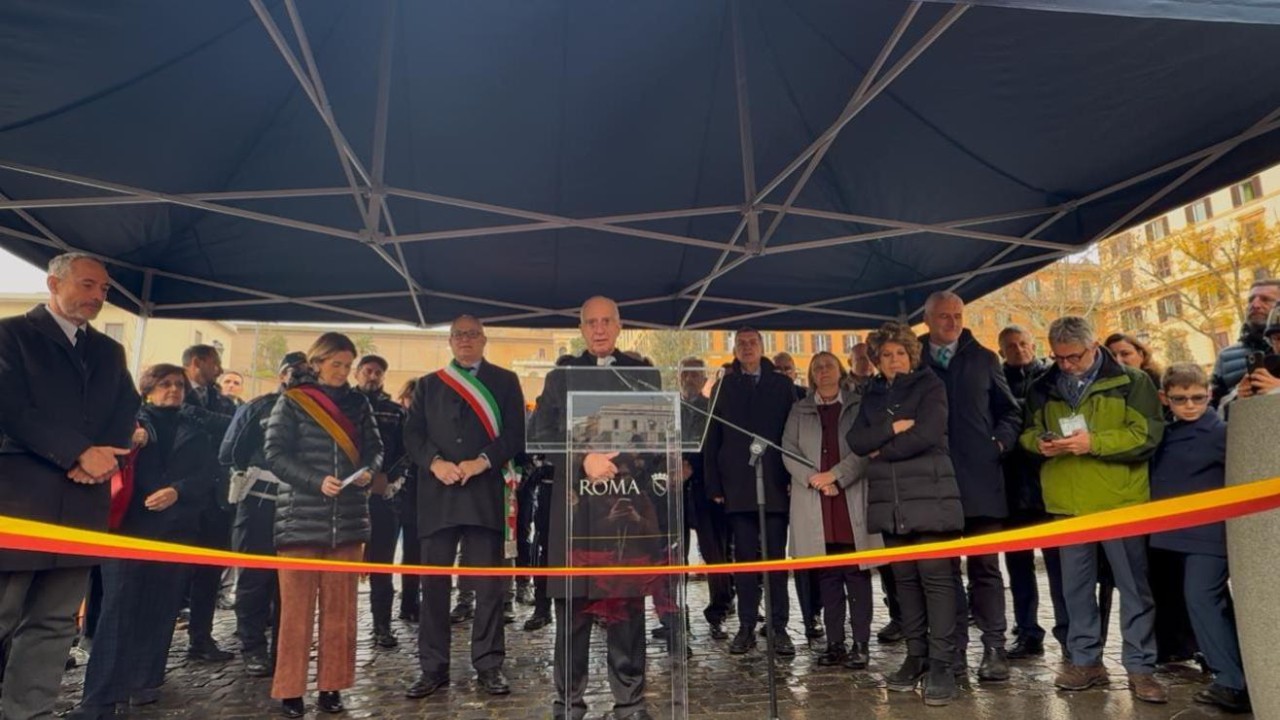 L’intervento di Mons. Fisichella durante l’inaugurazione di Piazza Risorgimento