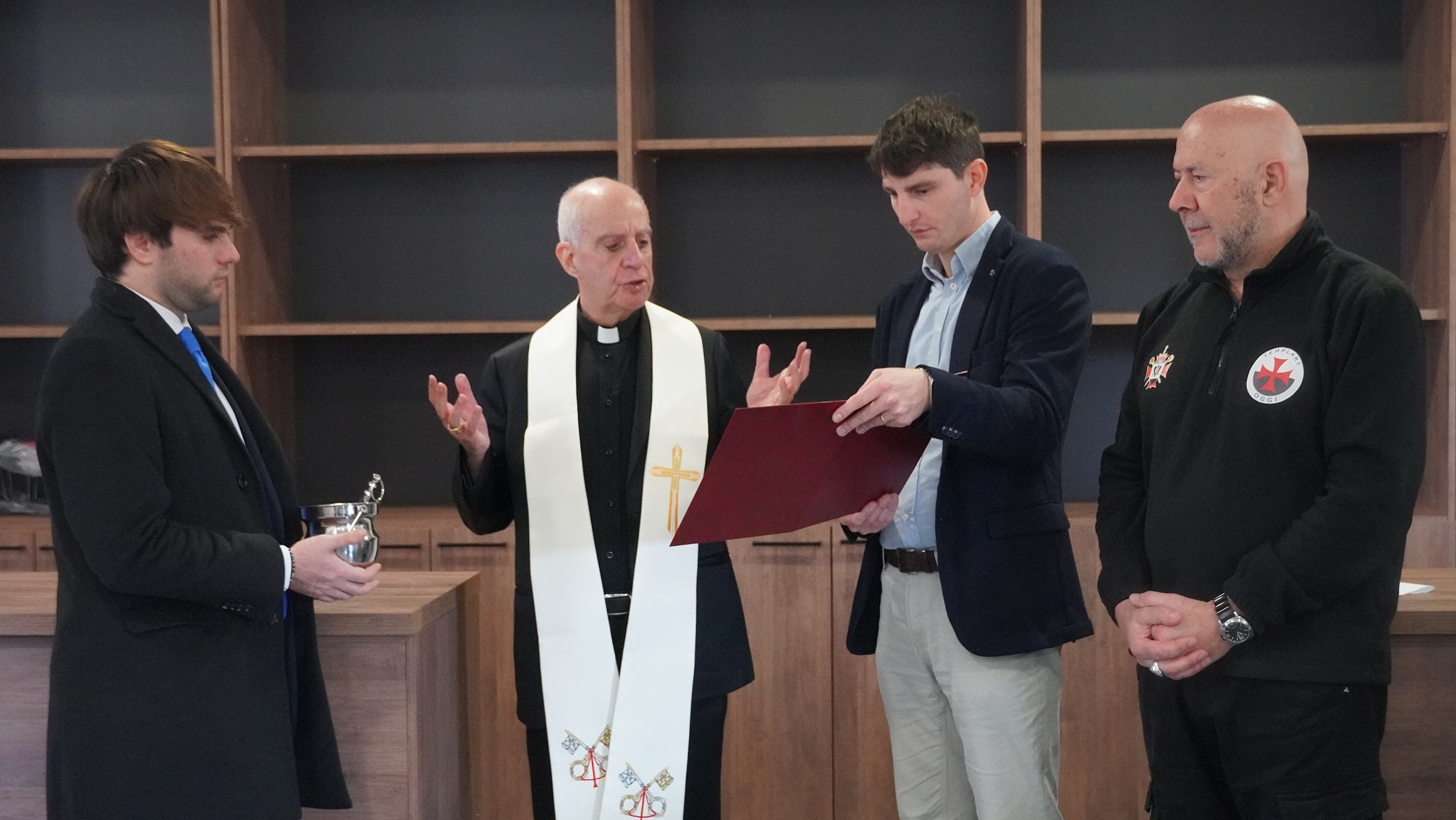 S.E. Mons. Fisichella inaugura la Domus Spei, la casa de los voluntarios del Jubileo