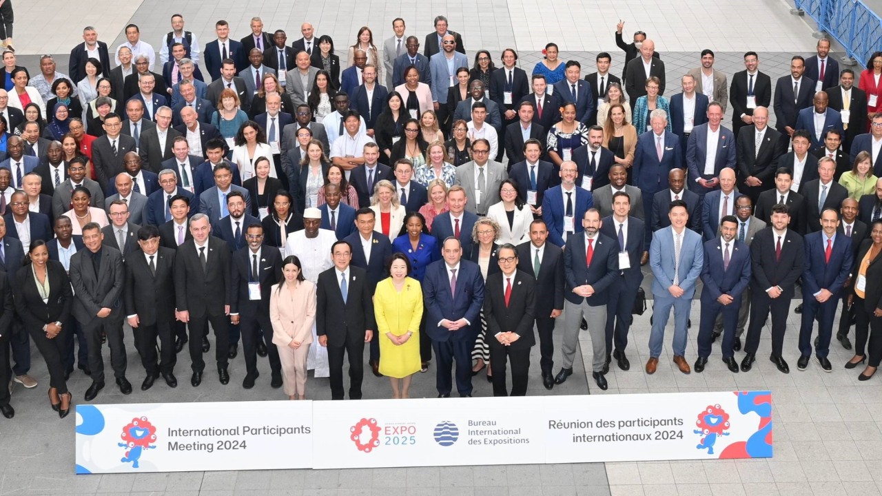 图片说明:国际参展者会议与会者