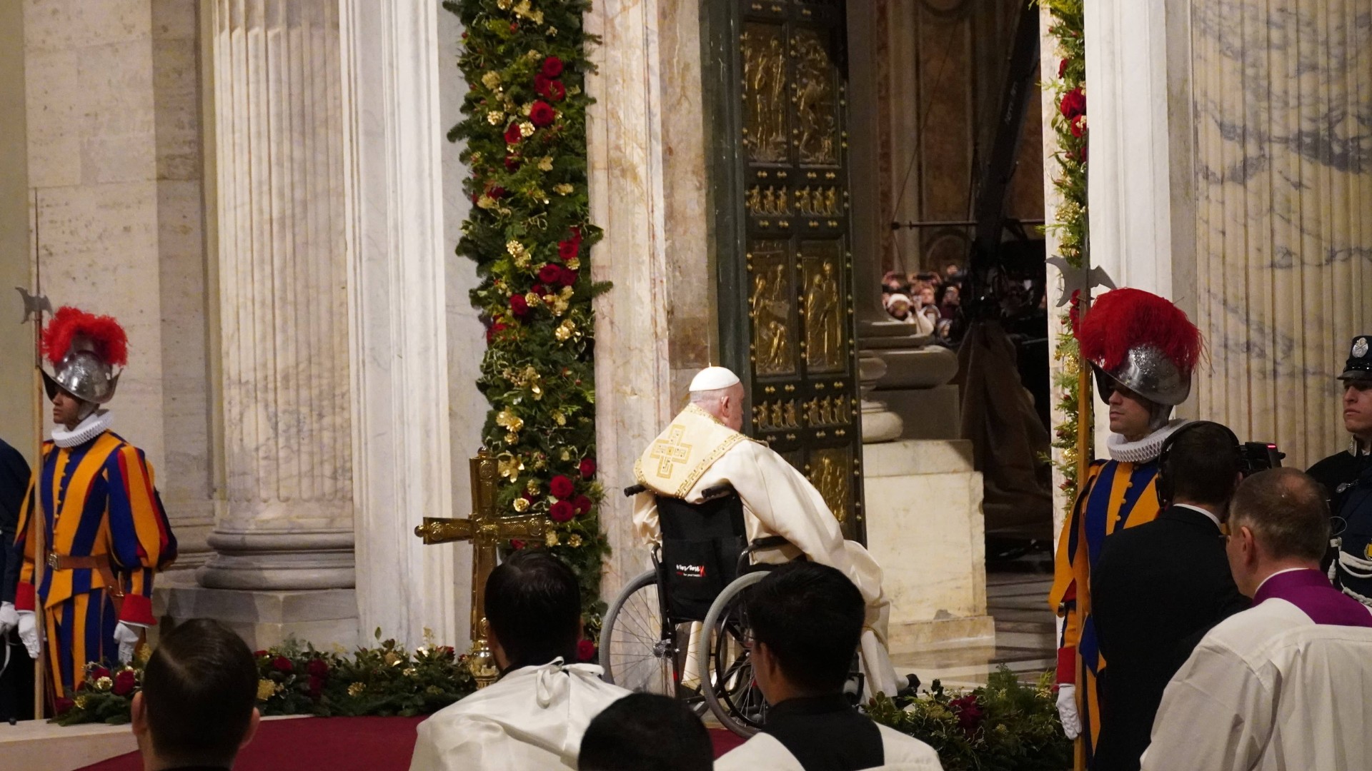 Quando Si Apre La Porta Santa Giubileo 2025 Giubileo 2025, ieri notte Papa Francesco ha aperto la Porta Santa della