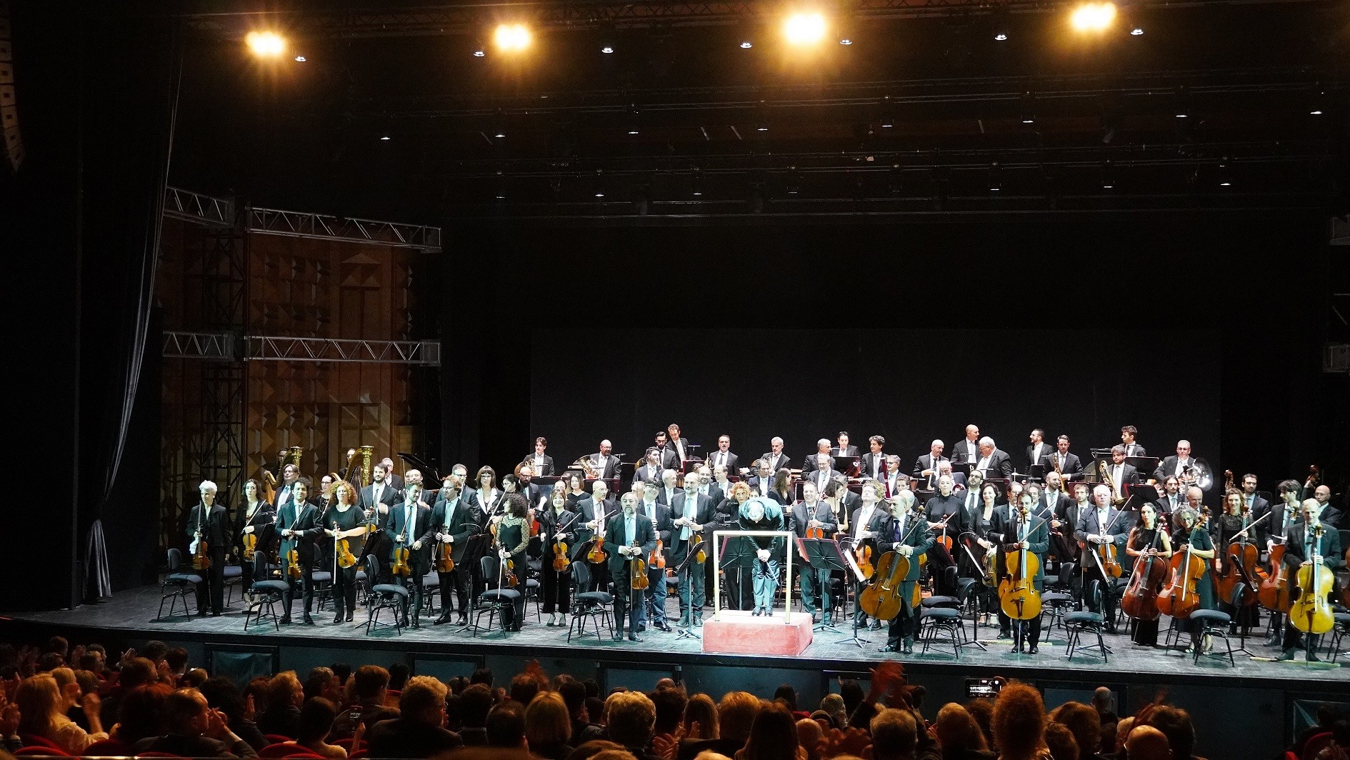 the Accademia Nazionale di Santa Cecilia performs Shostakovich’s Fifth Symphony at the Auditorium Conciliazione