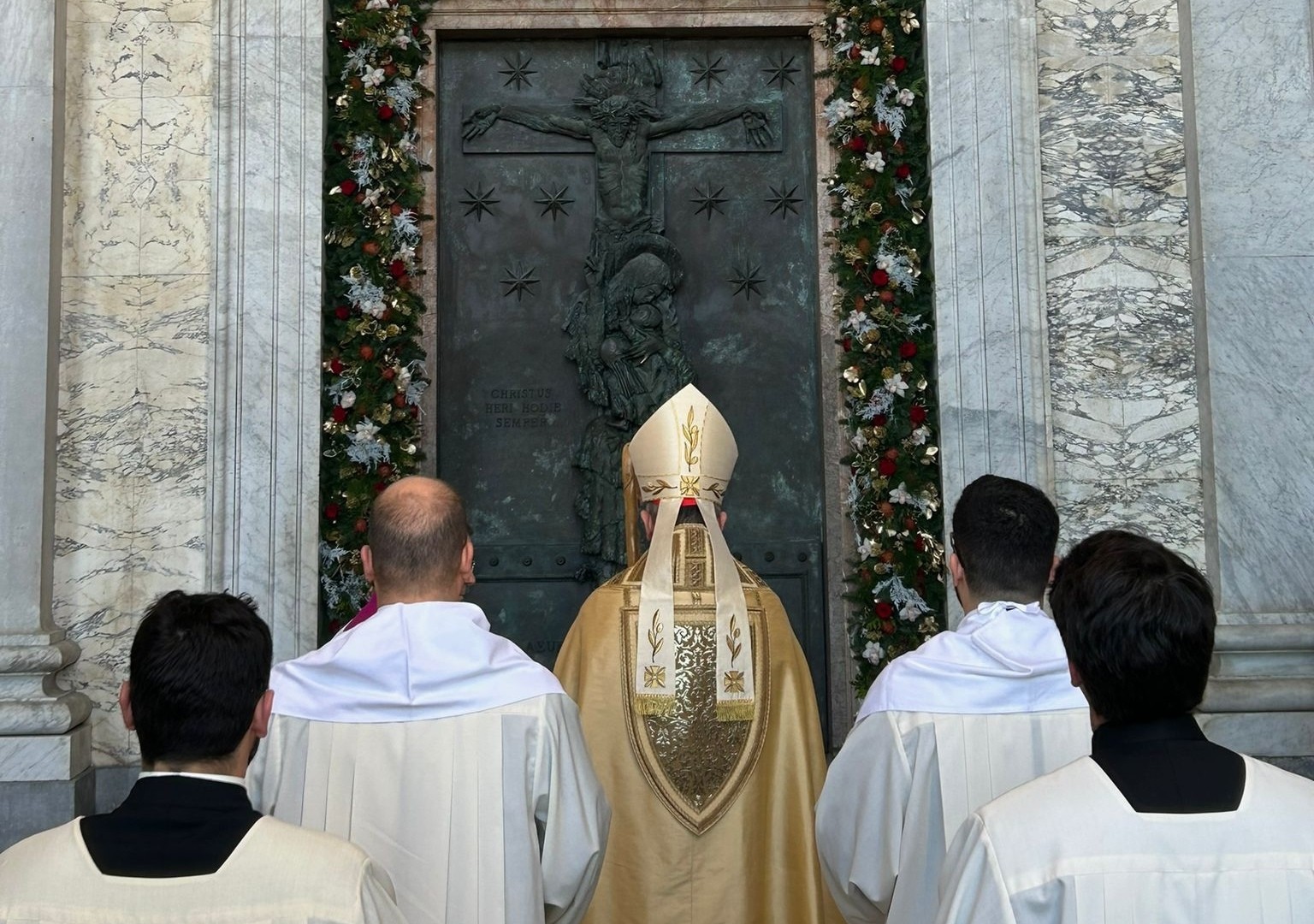 Kardynał Reina otwiera Drzwi Święte Bazyliki Św. Jana na Lateranie