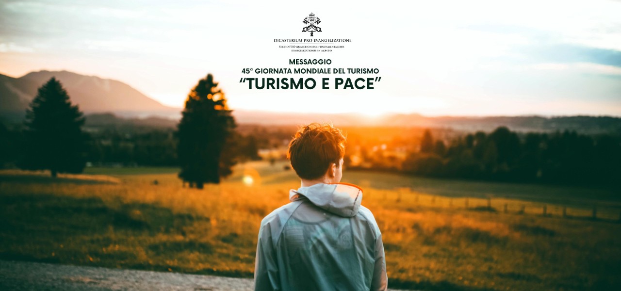 Didascalia: giovane turista