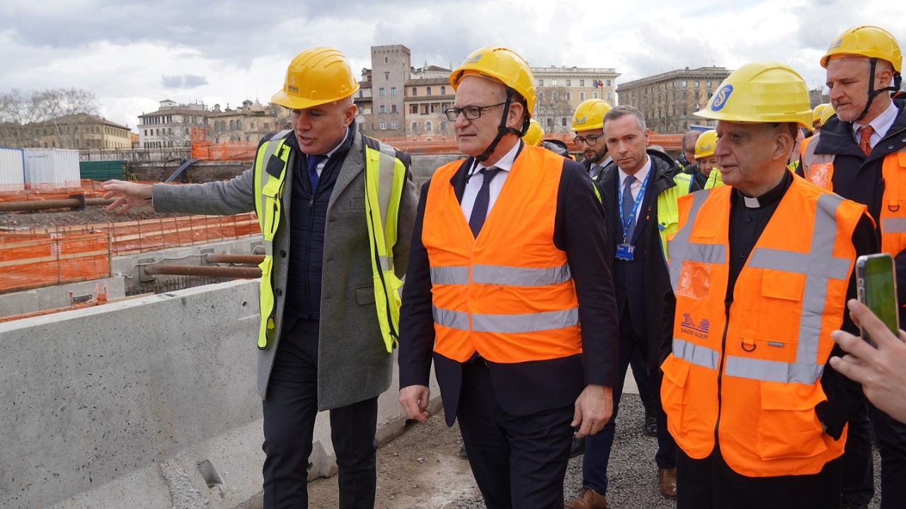 Il Pro-prefetto Mons. Fisichella e il sindaco di Roma Roberto Gualtieri