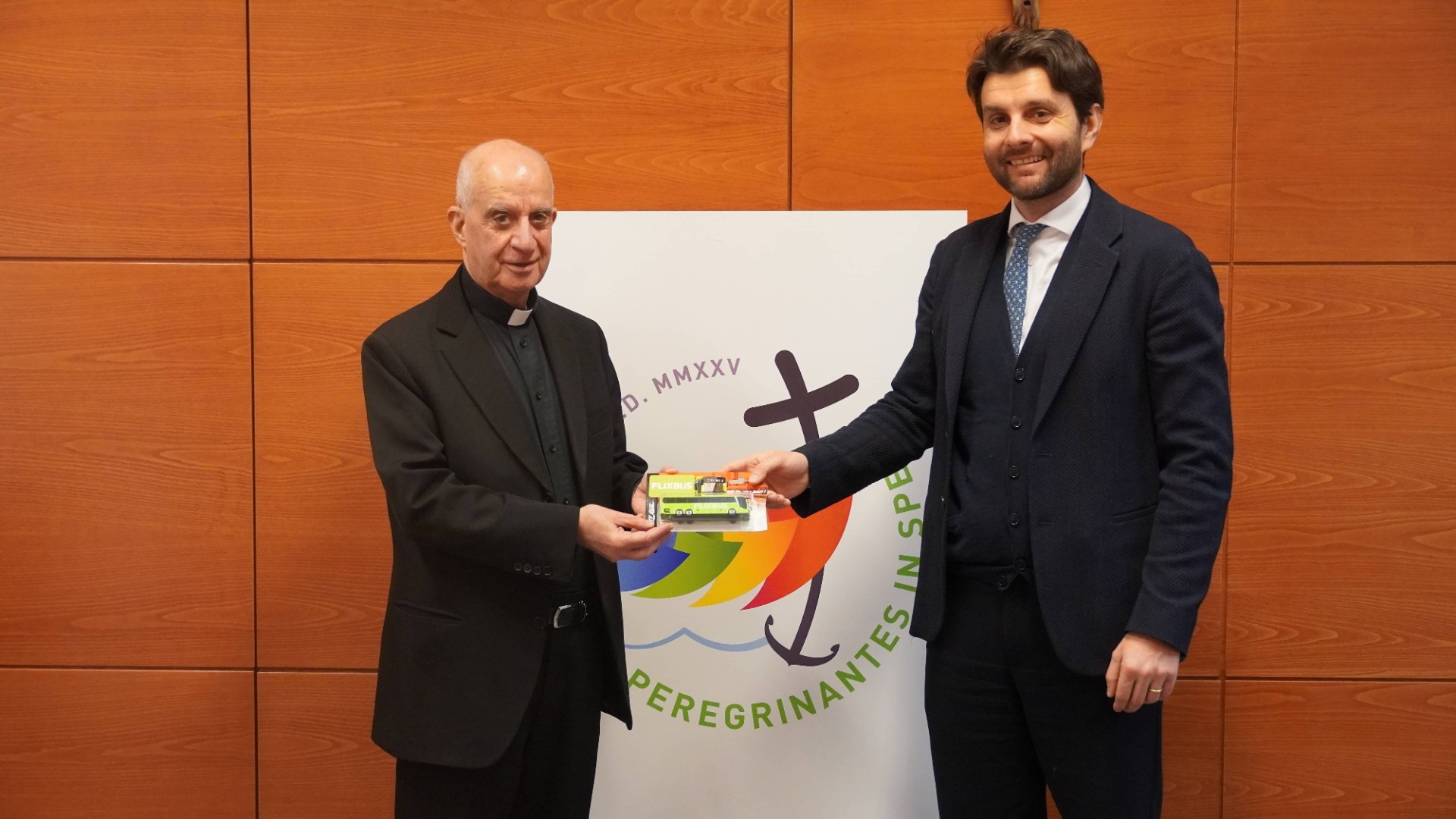 S.E. Mgr Fisichella avec Cesare Neglia, Managing Director de FlixBus Italia.