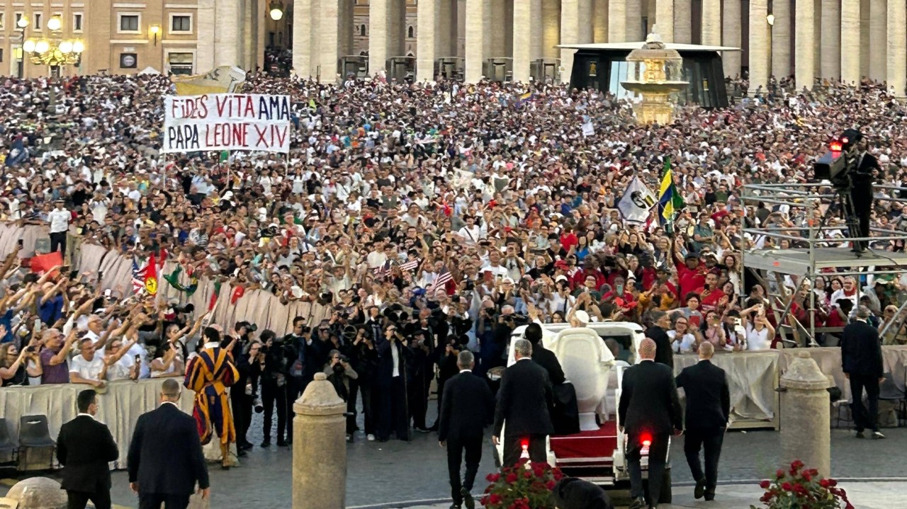 Jubilee of Movements, Associations and New Communities: 80,000 pilgrims greet Pope Leo XIV