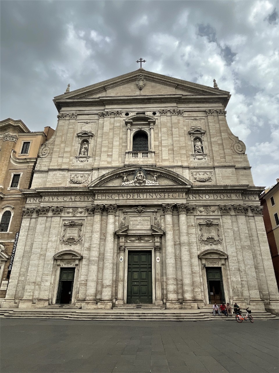 Kościół Matki Bożej w Vallicella (znany również jako „Chiesa Nuova” - Nowy Kościół) 